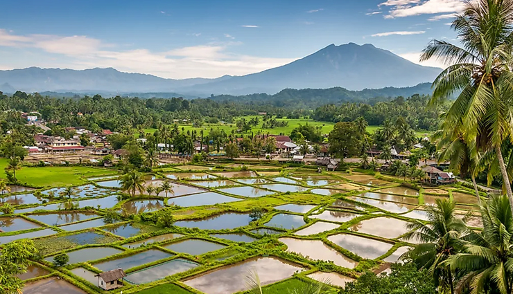 largest islands,largest islands in the world,greenland,new guinea,borneo,madagascar,baffin,sumatra