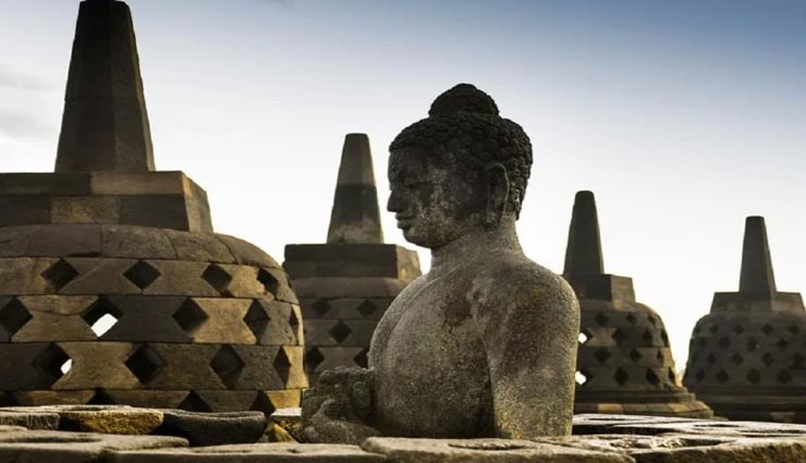 weird news,weird country,indonesia,largest island country