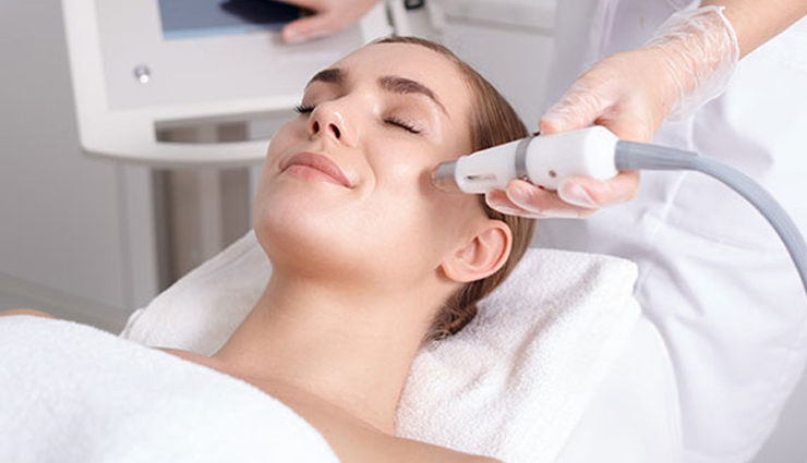 laser hair removal side effects,skin irritation from laser treatment,pigment changes after laser hair removal,redness and swelling post-laser treatment,laser hair removal risks,temporary side effects of laser treatment,laser treatment effectiveness for hair removal,cost of laser hair removal sessions,common reactions to laser hair removal,skin types suitable for laser hair removal