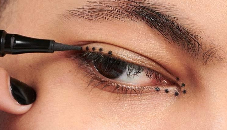 eyeliner,trending ways to wear eyeliner,beauty,beauty tips,bold and graphic eyeliner,outer cast eyeliner,dark matter eyeliner