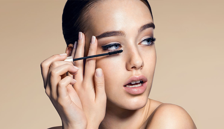 eyeliner,eyeliner wearing tips,stylish ways to wear eyeliner,eyes beauty,eyeliner tips,bold and graphic eyeliner,outer cast eyeliner,dark matter eyeliner,beauty,beauty tips