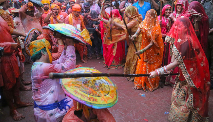 holi,holi in barsana,tradition of lath mar holi,holi special,holi festival