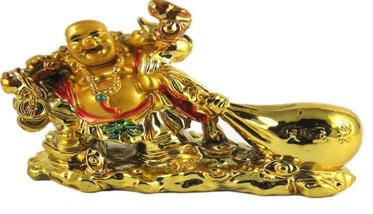 फेंगशुई के अनुसार लाफिंग बुद्धा लाता है जीवन में सकारात्मकता, जानें कौनसा रहेगा आपके लिए शुभ