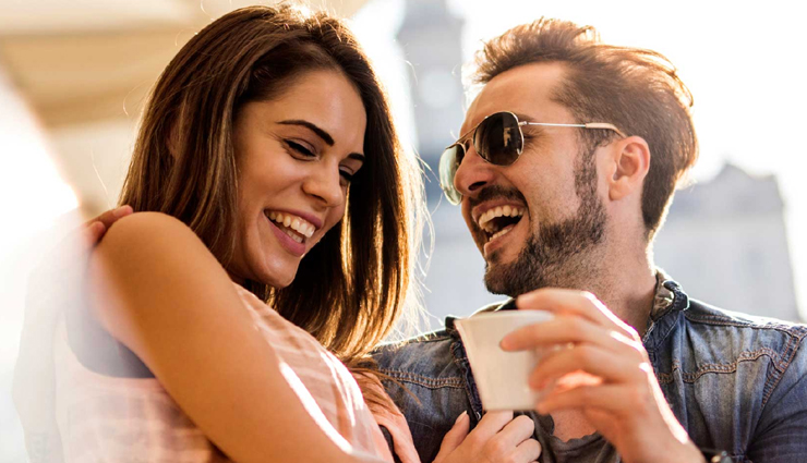 signs he like you,he love you,love,love tips,relationship,relationship tips