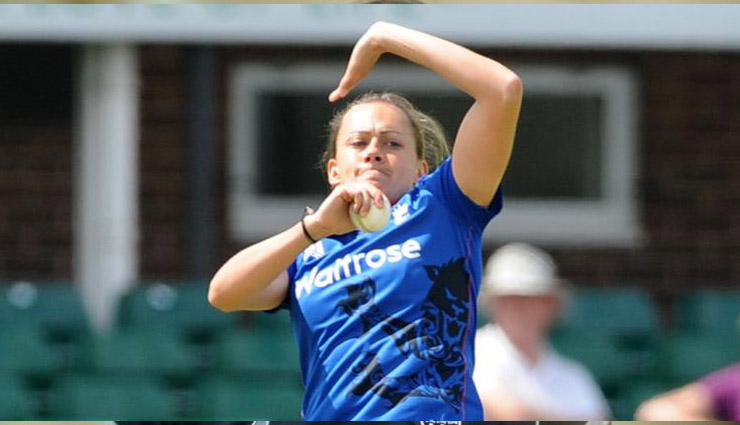 ellyse perry,sana mir,sarah jane taylor,laura marsh,danielle wyatt,hottest women cricketers,women cricketers around the world