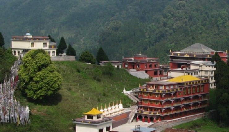 kalimpong,west bengal,must visit places,zang dhok palri phodang monastery,deolo hill,morgan house,cactus nursery,thongsa gompa,dr grahams homes,flower nurseries,kalimpong science centre,lava,neora valley national park