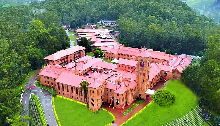 heritage hotels in india,bollywood film locations,hotels featured in movies,bollywood shooting destinations,iconic indian hotels,heritage hotel film shoots,popular film locations in india,bollywood tourism,famous movie hotels,heritage hotel stays