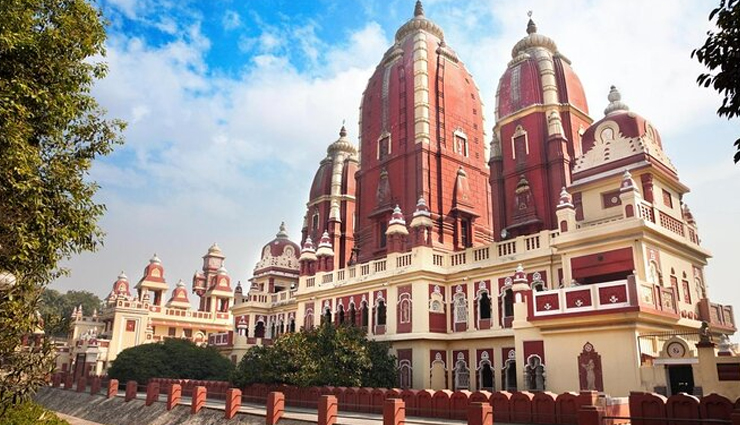 सांप्रदायिक एकता का समागम हैं राजधानी दिल्ली, जाएं तो जरूर करें इन धार्मिक स्थलों का दीदार delhi temples,best temples in delhi,temple tour delhi,spiritual places in delhi,famous temples in delhi,delhi temple guide,top hindu temples in delhi,religious sites in delhi,explore temples of delhi,divine retreats in delhi