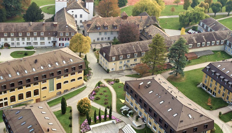 हजारों लाखों में नहीं करोड़ों में है इस स्कूल की सालाना फीस, छात्रों की संख्या है 400