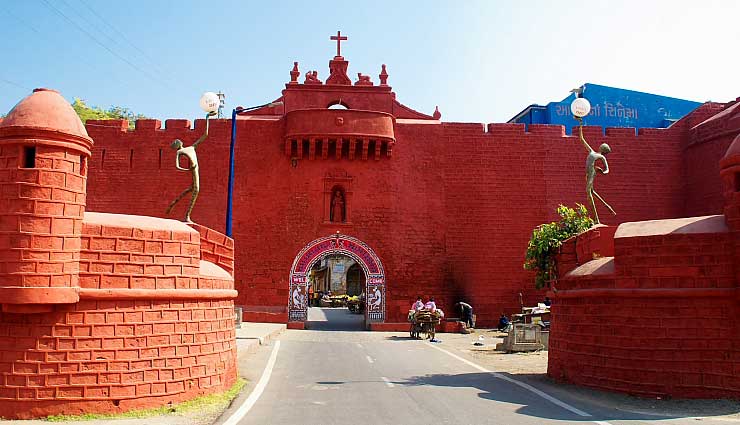 nizamat imambara,murshidabad,zampa gateway,diu,maluti,jharkhand,arvalem rock cut,goa,eran monuments,madhya pradesh,least explored historical places,historical places in india,india