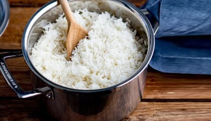 खिले-खिले चावल बनाने के लिए पकाते समय रखें इन बातों का ध्यान 