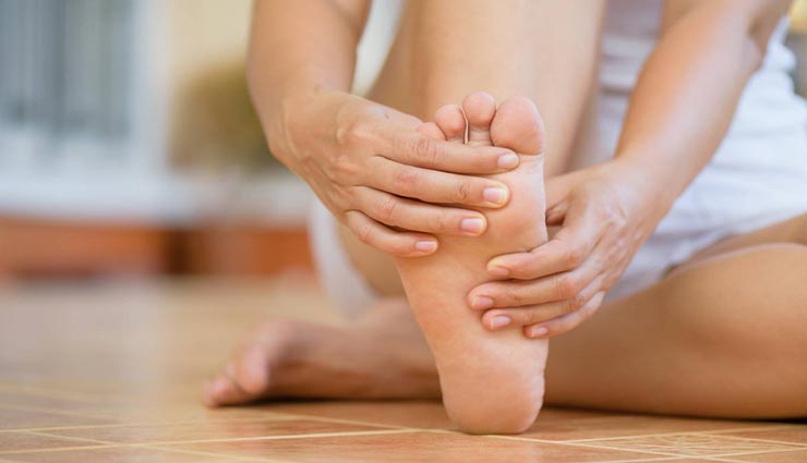 beauty tips,beauty tips in hindi,pedicure at home,white soft feet