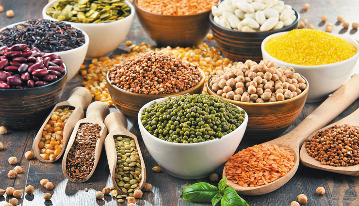 pregnancy,food for pregnancy,healthy food,dairy products,legumes,sweet potatoes,eggs,leafy green vegetables,lean meat,fish liver oil,berries,whole grains,dried fruits