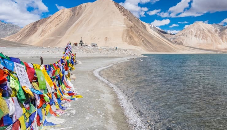 घूमने का बेहतरीन मजा देता हैं लेह, जानें यहां के मुख्य रमणीय स्थलों के बारे में