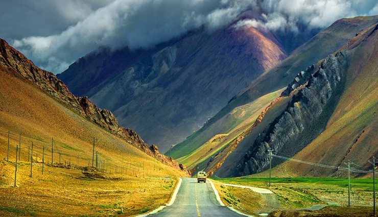 leh ladakh tourist attractions,beautiful places in leh ladakh,must-visit spots in ladakh,scenic destinations leh ladakh,nubra valley exploration,pangong lake beauty,leh ladakh monasteries,magnetic hill wonders,adventure in ladakh,spiritual retreats leh ladakh