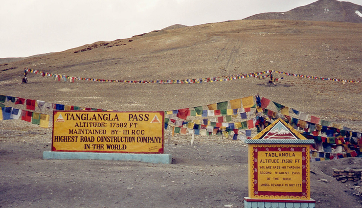 leh ladakh tourist attractions,beautiful places in leh ladakh,must-visit spots in ladakh,scenic destinations leh ladakh,nubra valley exploration,pangong lake beauty,leh ladakh monasteries,magnetic hill wonders,adventure in ladakh,spiritual retreats leh ladakh