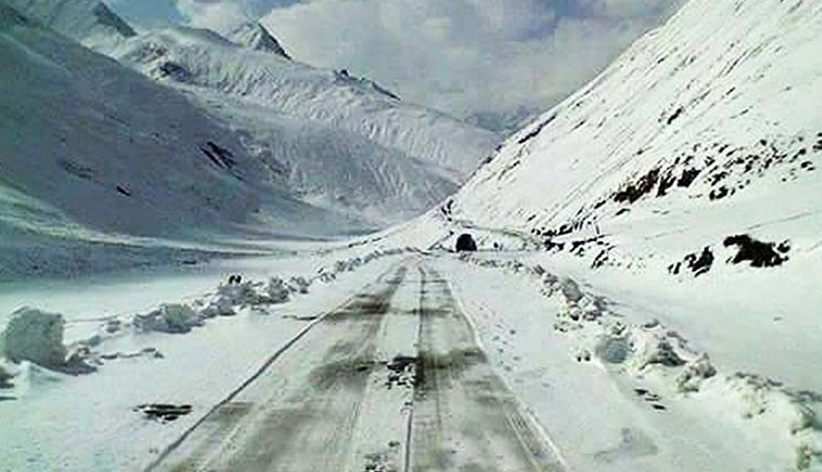 summer snow destinations in india,snowfall in india during summers,experience snow in summer in india,summer snow destinations to visit,indias summer snowfall spots,snow-capped landscapes in summer,best places for summer snow in india,witness snow during indian summers,indias summer snow destinations,enchanting summer snow experiences