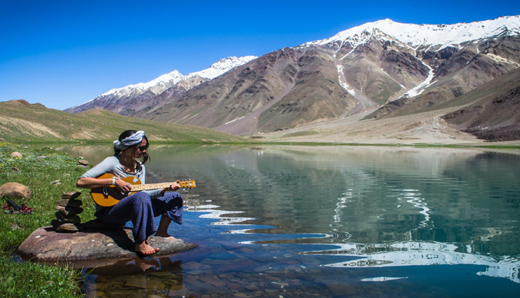 खूबसूरती के मनमोहक नजारे देता हैं लेह-लद्दाख, जरूर करें यहां इन 7 जगहों की सैर 