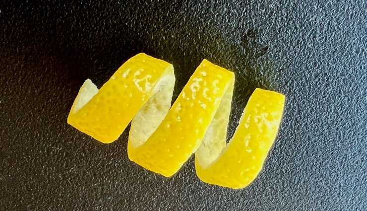 herbal steam for skin,benefits of facial steaming,skincare routine tips,herbal steam for dry skin,how to steam face at home,best herbs for face steaming,steaming for glowing skin,natural pore cleansing,rose oil for skin,face steaming guide