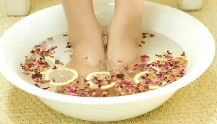 how to clean feet in shower,foot hygiene tips,prevent foot odor,daily foot care routine,pumice stone use,natural foot cleaning,foot washing steps,smelly feet remedy,soft feet tips,shower foot care