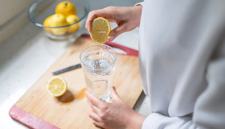 सर्दी-खांसी के लिए 7 असरदार घरेलू नुस्खे, बिना दवा दो दिन में पाएं राहत home remedies for cold and cough,natural remedies for cold and cough relief,cold and cough treatment without medicine,quick relief from cold and cough,remedies for sore throat and cough,best remedies for cold and congestion,how to treat cold and cough at home,effective remedies for cough and cold in two days,natural ways to relieve cold symptoms,herbal remedies for cold and cough