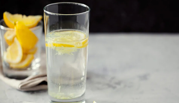 skin,watermelon,cucumber,papaya,coconut water,lemon water,food for hydrated skin,skin care tips,beauty tips,summer skin tips