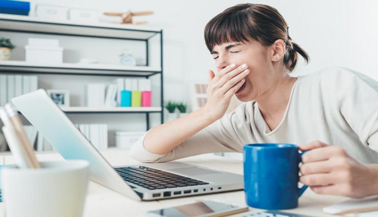 कम नींद बना रही आपको अकेलेपन का शिकार, कर रही समाज से दूर