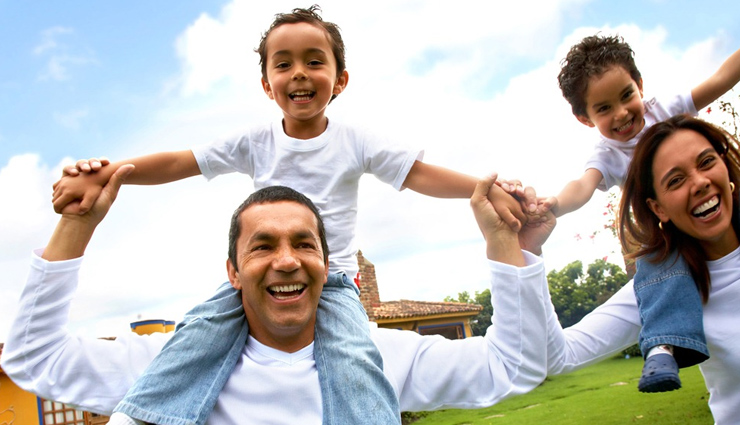 tips to live a happy life,4 things that might help you reduce family stress,how to reduce stress in family,how to keep family happy,tips for happy family