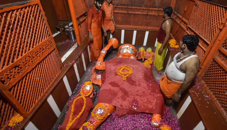 hanuman temples in india,famous hanuman temples,hanuman jayanti,hanuman chalisa,religious places in india,hindu temples in india,hanuman idols,hanuman bhakti,ramayana,indian mythology,indian pilgrimage sites