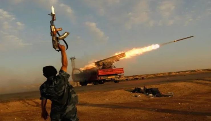 weird fight,fight by monkey,fight in libya,monkey attack in libya sparks