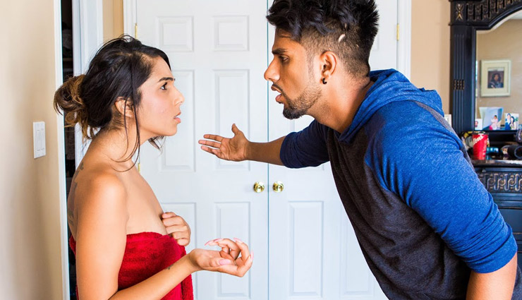 ये 6 झूठ बनते है रिलेशनशिप में दरार का कारण, जानें और बनें अपने रिश्ते के प्रति वफादार 