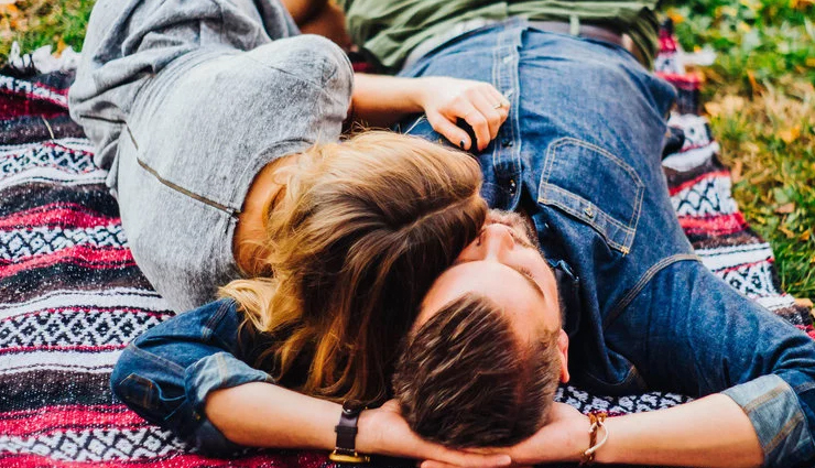 choosing a life partner tips,things to consider in a life partner,selecting the right life partner,factors for choosing a partner,making the best life partner choice,qualities to look for in a life partner,considerations for a compatible life partner,finding your ideal life partner,keys to a successful life partnership,mindful partner selection for a fulfilling life