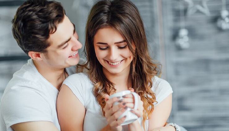 heartwarming signs,signs she is the one,true love signs,relationship compatibility,future together signs,supportive partner,open communication,constructive arguments,personal growth,making her smile,commitment signs,unconditional acceptance,sharing everything,envisioning future together