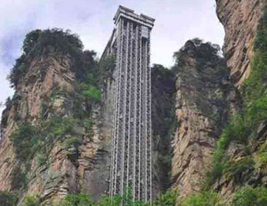 दुन‍िया की सबसे ऊंची लिफ्ट, वहन क्षमता 4900 किलोग्राम 