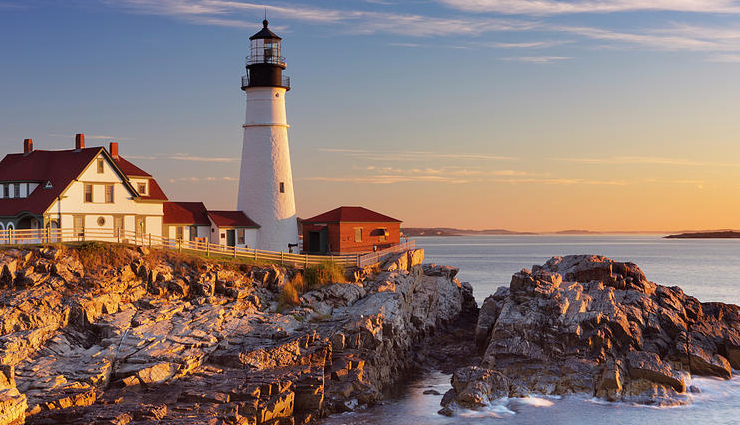 lighthouse in the world,kullen lighthouse,les eclaireurs lighthouse,portland head lighthouse,jeddah lighthouse,enoshima lighthouse,bell rock lighthouse