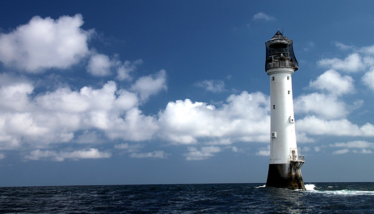 lighthouse in the world,kullen lighthouse,les eclaireurs lighthouse,portland head lighthouse,jeddah lighthouse,enoshima lighthouse,bell rock lighthouse