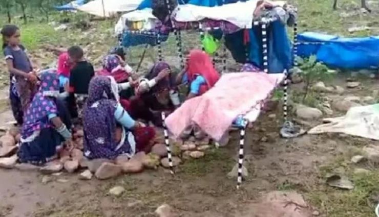 पाली : मौत बनकर गिरी आकाशीय बिजली, महिला पशुपालक सहित 50 भेड़ों की मौत