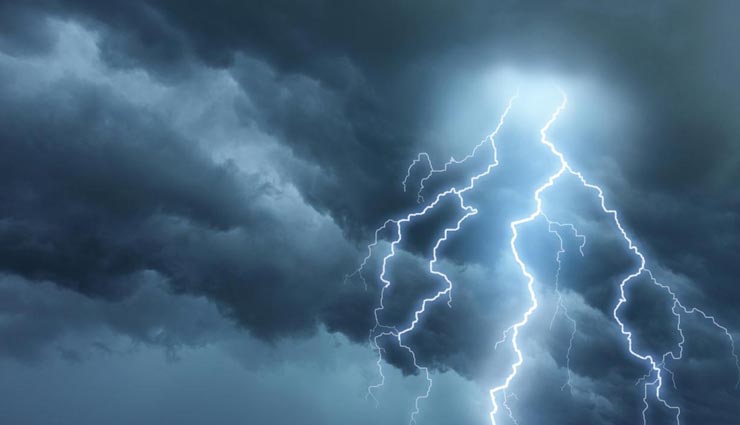 अलवर : अचानक गिरी बिजली और गई 20 वर्षीय युवक की जान, खेत में पानी देते समय हुआ हादसा