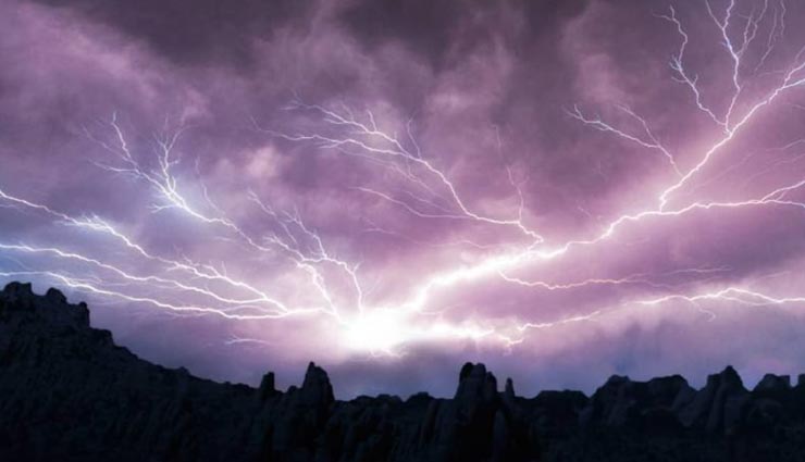 बांग्लादेश : आकाशीय बिजली ने मातम में बदली खुशियां, नौका पर सवार 16 बरातियों की मौत