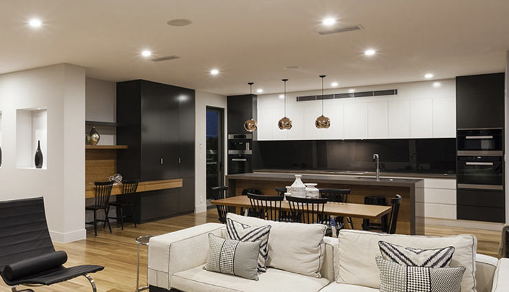 रोशनी से बढ़ता हैं घर का आकर्षण, जानें किस तरह बढ़ाए इसे