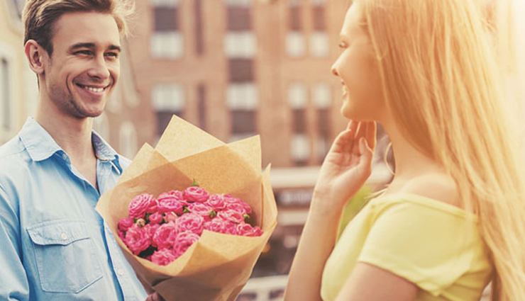 how to respond to a guy confession,handling a guy admission of liking you,reply to a guy who likes you,what to say when a guy expresses interest,reacting to someone romantic feelings,acknowledging a guy affection,ways to reply to i like you,managing a guy admission of attraction