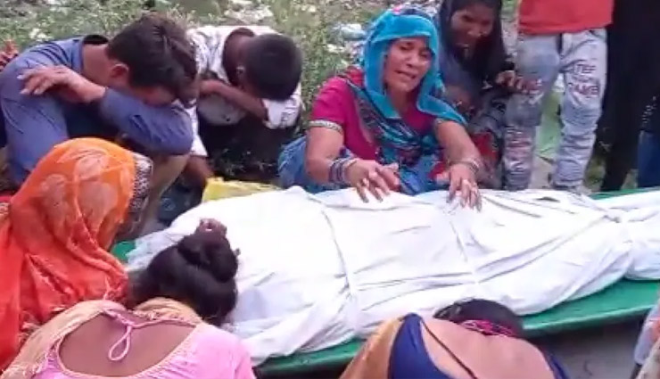 UP News: ' पहले अपनी बीवी को लाकर हमारे पास सुलाओ तब हम ट्रांसफर करेंगे...', JE की डिमांड से तंग आकर लाइनमैन ने दे दी जान 