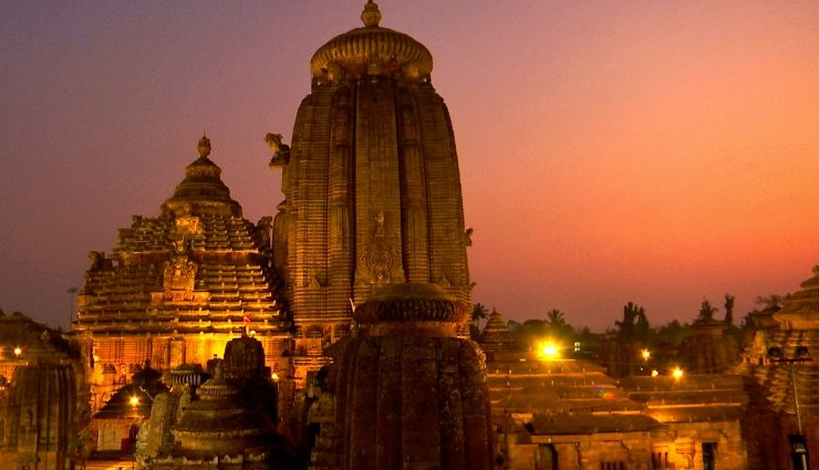 sawan,sawan travel,barish me ghumne,shiv temple in india,famous shiv temple in india,holidays in india