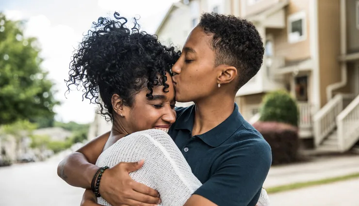 types of hugs,meaning behind different hugs,common types of hugs,what each hug means,romantic hugs,platonic vs romantic hugs,body language in hugs,interpreting hugs,hug meanings in relationships,how to read hugs,significance of hugs,non-verbal communication in relationships,different types of hugs in love,affectionate hugs,emotional connection through hugs