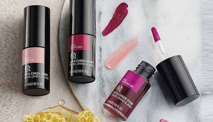 makeup pieces every woman must own,must have makeup things,makeup kit essentials,beauty tips,beauty hacks