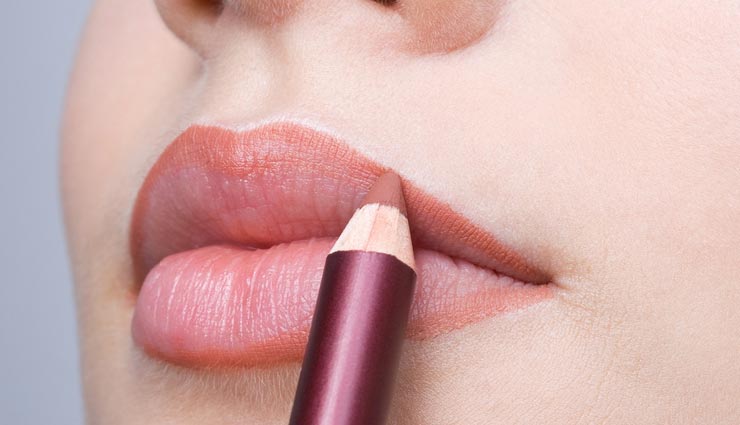 beauty tips,beauty tips in hindi,lips beauty tips,makeup tips,tips to applying lipstick