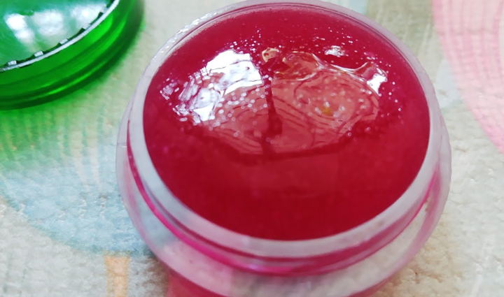 सर्दियों में बढ़ने लगी हैं फटे होठों की समस्या, आजमाए ये 8 होममेड लिप बाम the problem of chapped lips has started increasing in winter try these 8 homemade lip balms,beauty tips,beauty hacks