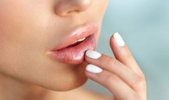 these home remedies are effective in enhancing the beauty of lips must try them,beauty tips,beauty hacks