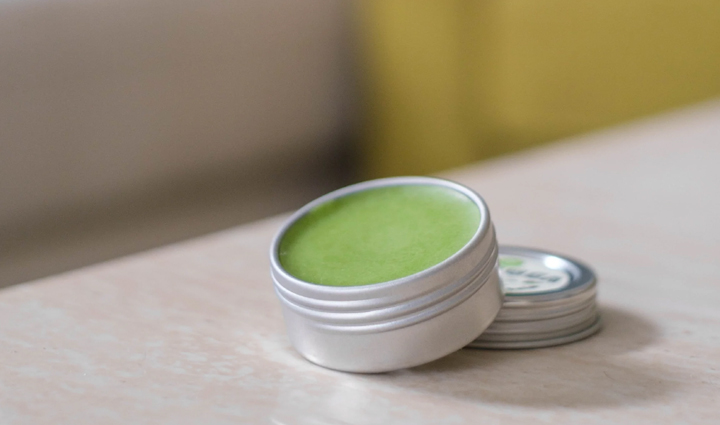 सर्दियों में बढ़ने लगी हैं फटे होठों की समस्या, आजमाए ये 8 होममेड लिप बाम the problem of chapped lips has started increasing in winter try these 8 homemade lip balms,beauty tips,beauty hacks