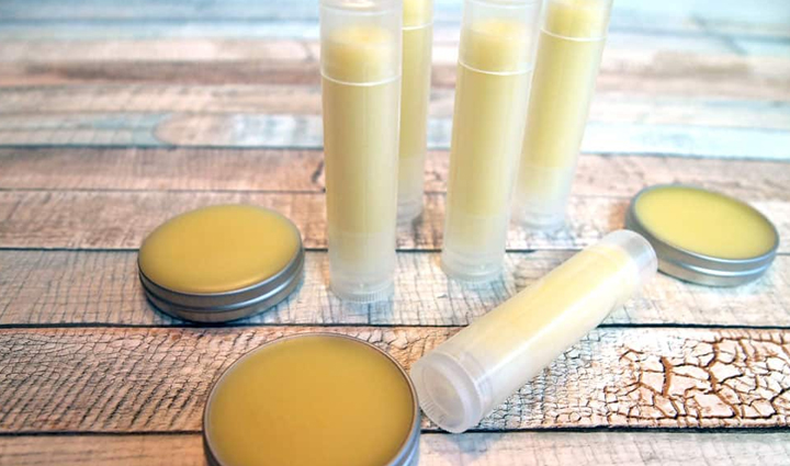 the problem of chapped lips has started increasing in winter try these 8 homemade lip balms,beauty tips,beauty hacks
